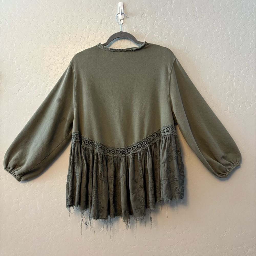 Free People gray embroidered crochet lace floral bohemian blouse top size small - Picture 13 of 16